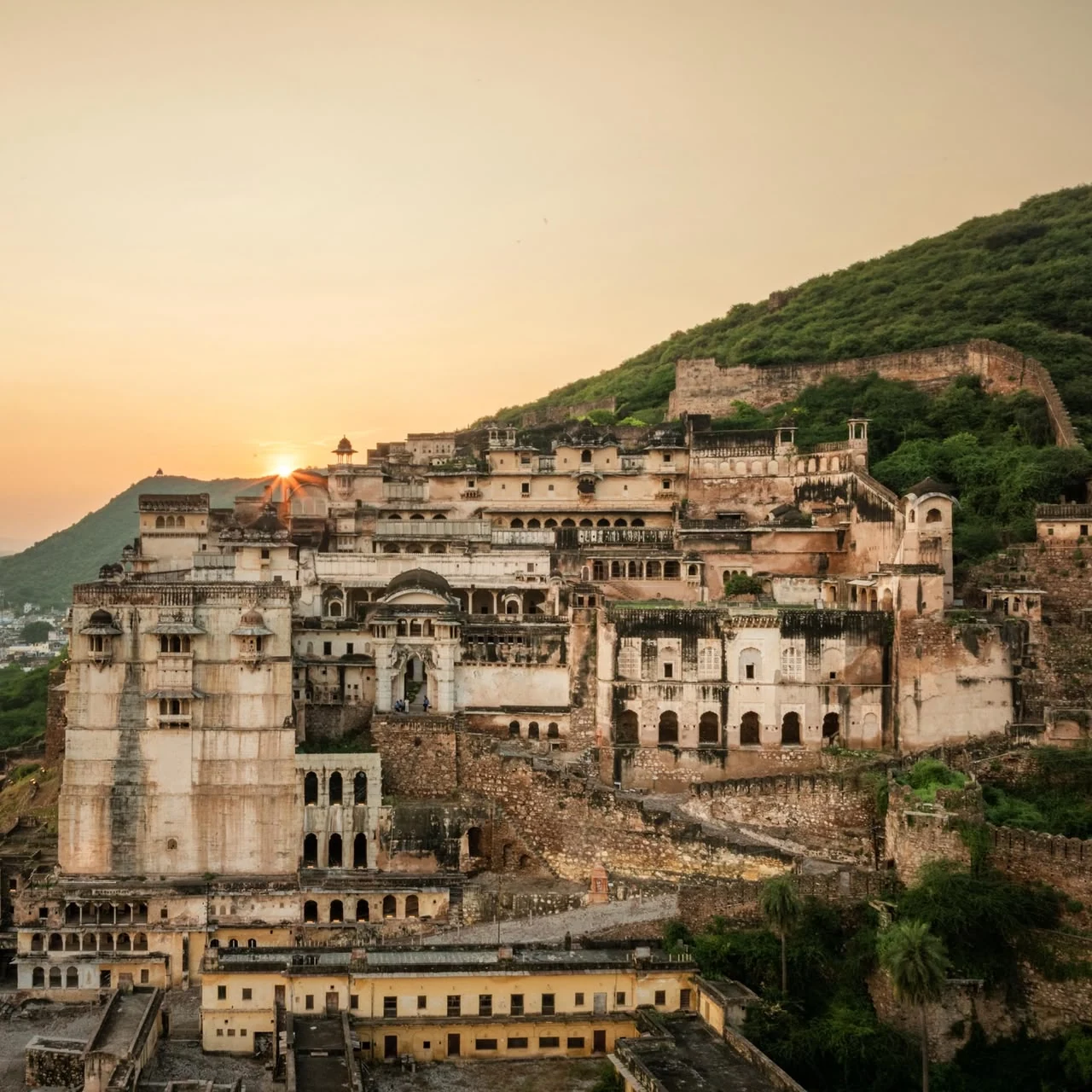 Bundi Palace at sunset